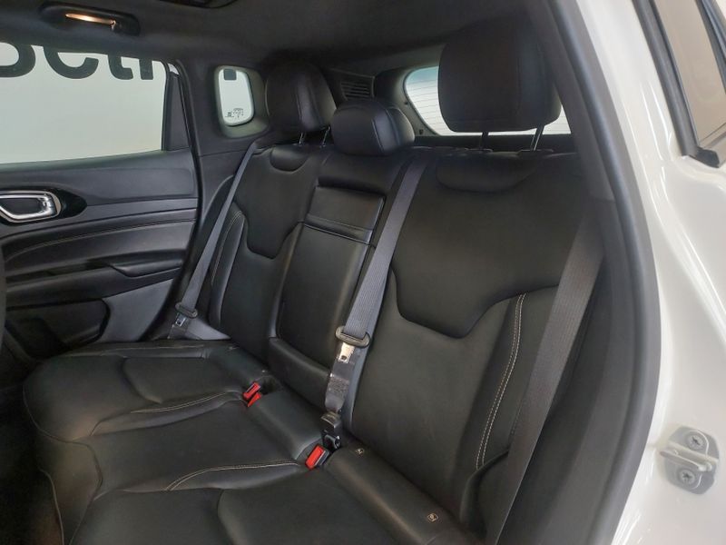 JEEP COMPASS 1.3 T270 TURBO FLEX S AT6 2023/2024 BETIOLO NOVOS E SEMINOVOS LAJEADO / Carros no Vale