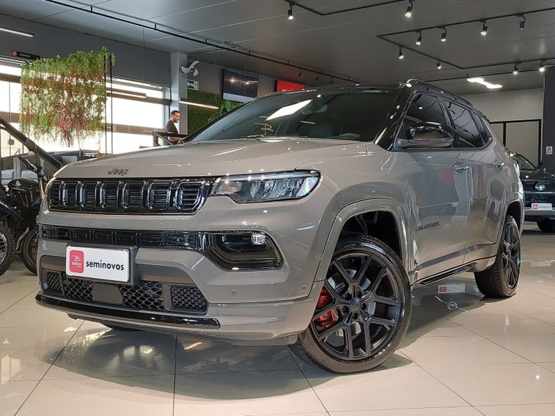 JEEP COMPASS 2.0 HURRICANE 4 TURBO GASOLINA BLACKHAWK AT9 2024/2025 BETIOLO NOVOS E SEMINOVOS LAJEADO / Carros no Vale