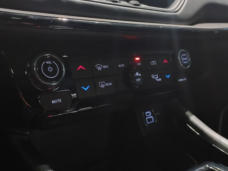 JEEP COMPASS 2.0 HURRICANE 4 TURBO GASOLINA BLACKHAWK AT9 2024/2025 BETIOLO NOVOS E SEMINOVOS LAJEADO / Carros no Vale