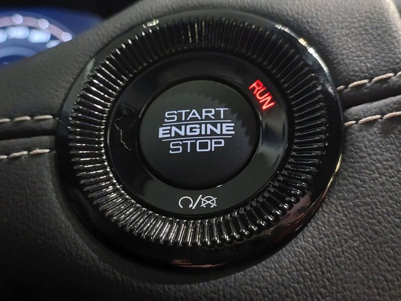 JEEP COMPASS 2.0 HURRICANE 4 TURBO GASOLINA BLACKHAWK AT9 2024/2025 BETIOLO NOVOS E SEMINOVOS LAJEADO / Carros no Vale