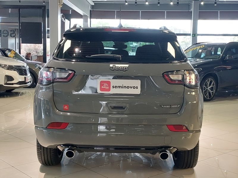 JEEP COMPASS 2.0 HURRICANE 4 TURBO GASOLINA BLACKHAWK AT9 2024/2025 BETIOLO NOVOS E SEMINOVOS LAJEADO / Carros no Vale
