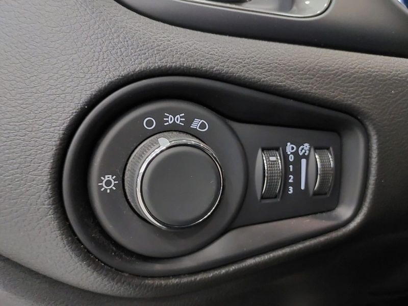 JEEP RENEGADE 1.3 T270 TURBO FLEX AT6 2023/2024 BETIOLO NOVOS E SEMINOVOS LAJEADO / Carros no Vale