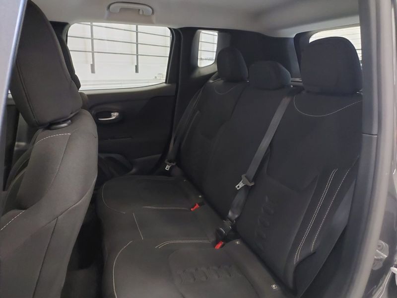 JEEP RENEGADE 1.3 T270 TURBO FLEX AT6 2023/2024 BETIOLO NOVOS E SEMINOVOS LAJEADO / Carros no Vale