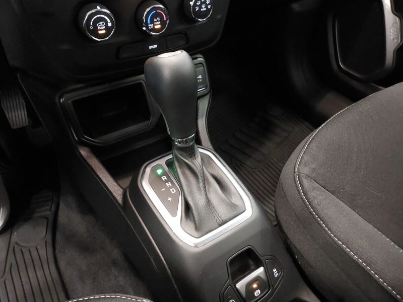 JEEP RENEGADE 1.3 T270 TURBO FLEX AT6 2023/2024 BETIOLO NOVOS E SEMINOVOS LAJEADO / Carros no Vale