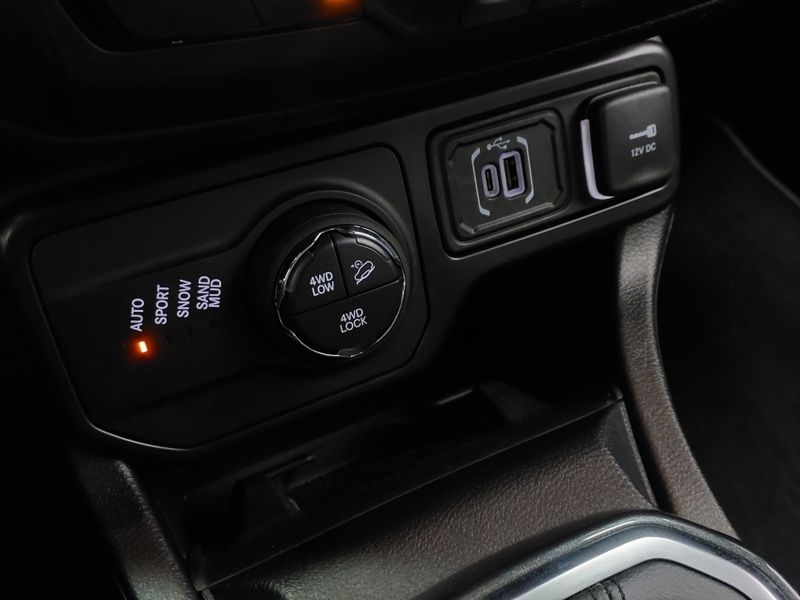 JEEP RENEGADE 1.3 T270 TURBO FLEX S 4X4 AT9 2023/2023 BETIOLO NOVOS E SEMINOVOS LAJEADO / Carros no Vale JEEP RENEGADE 1.3 T270 TURBO FLEX S 4X4 AT9 2023/2023 BETIOLO NOVOS E SEMINOVOS LAJEADO / Carros no Vale