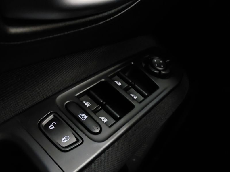 JEEP RENEGADE 1.8 16V FLEX 4P AUTOMÁTICO 2019/2019 BETIOLO NOVOS E SEMINOVOS LAJEADO / Carros no Vale