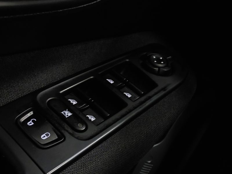 JEEP RENEGADE 1.8 16V FLEX SPORT 4P AUTOMÁTICO 2021/2021 BETIOLO NOVOS E SEMINOVOS LAJEADO / Carros no Vale