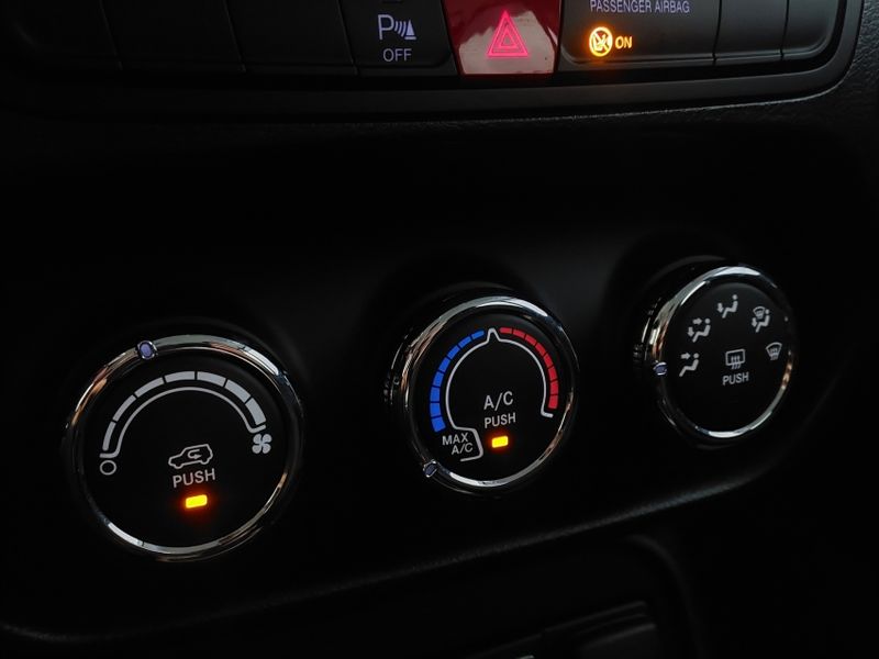 JEEP RENEGADE 1.8 16V FLEX SPORT 4P MANUAL 2016/2016 BETIOLO NOVOS E SEMINOVOS LAJEADO / Carros no Vale