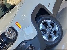 JEEP RENEGADE 1.8 16V FLEX SPORT 4P MANUAL 2016/2016 BETIOLO NOVOS E SEMINOVOS LAJEADO / Carros no Vale