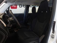 JEEP RENEGADE 1.8 16V FLEX SPORT 4P MANUAL 2016/2016 BETIOLO NOVOS E SEMINOVOS LAJEADO / Carros no Vale