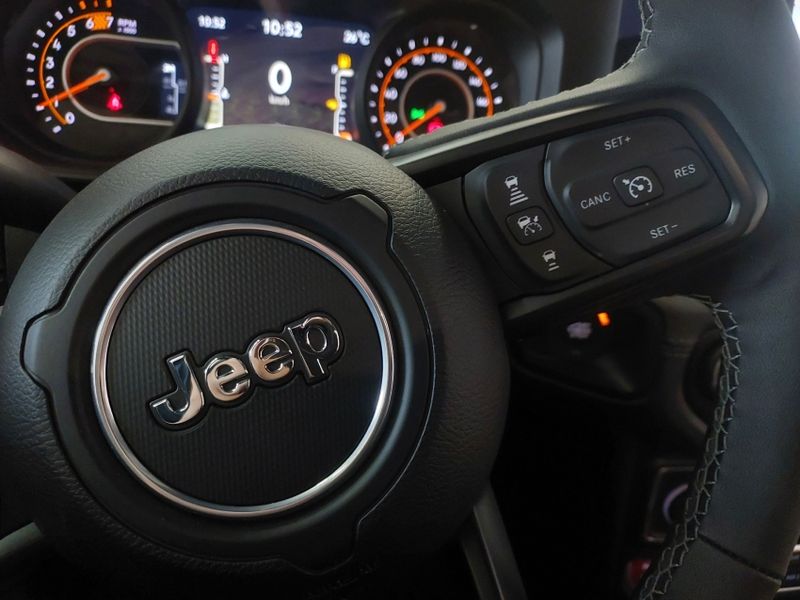 JEEP WRANGLER 2.0 TURBO GASOLINA RUBICON 4P 4X4 AT8 2025/2025 BETIOLO NOVOS E SEMINOVOS LAJEADO / Carros no Vale