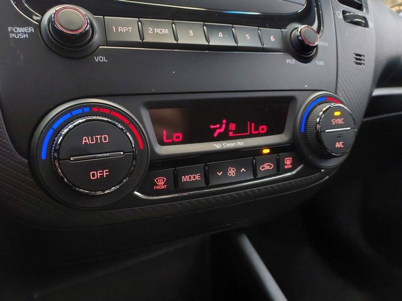 KIA CERATO 1.6 SX 16V FLEX 4P AUTOMÁTICO 2018/2019 BETIOLO NOVOS E SEMINOVOS LAJEADO / Carros no Vale KIA CERATO 1.6 SX 16V FLEX 4P AUTOMÁTICO 2018/2019 BETIOLO NOVOS E SEMINOVOS LAJEADO / Carros no Vale