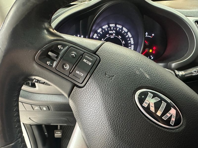 KIA SPORTAGE 2.0 EX 4X2 16V FLEX 4P AUTOMÁTICO 2013/2014 BETIOLO NOVOS E SEMINOVOS LAJEADO / Carros no Vale KIA SPORTAGE 2.0 EX 4X2 16V FLEX 4P AUTOMÁTICO 2013/2014 BETIOLO NOVOS E SEMINOVOS LAJEADO / Carros no Vale