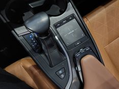 Lexus UX 250h 2.0 VVT-I HYBRID LUXURY CVT 2020/2020 BETIOLO NOVOS E SEMINOVOS LAJEADO / Carros no Vale