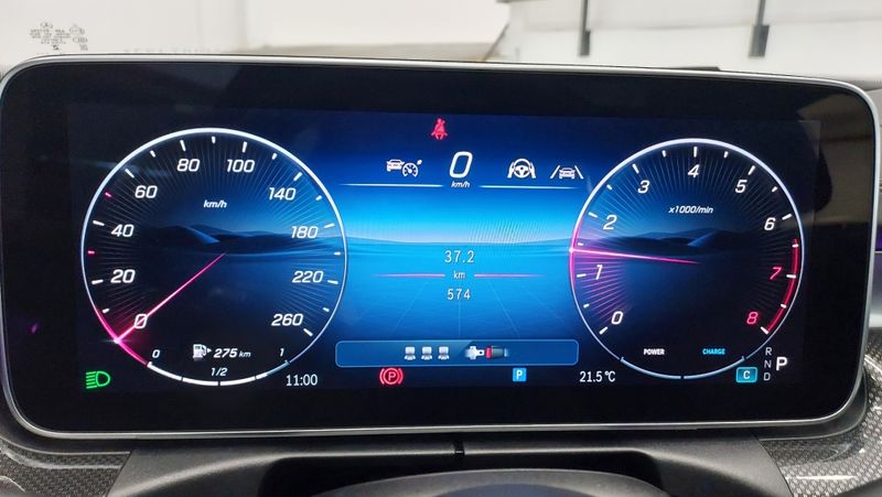 Mercedes-Benz C 300 2.0 EQ BOOST HÍBRIDO AMG LINE 9G-TRONIC 2024/2025 BETIOLO NOVOS E SEMINOVOS LAJEADO / Carros no Vale