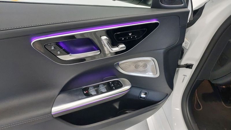 Mercedes-Benz C 300 2.0 EQ BOOST HÍBRIDO AMG LINE 9G-TRONIC 2024/2025 BETIOLO NOVOS E SEMINOVOS LAJEADO / Carros no Vale