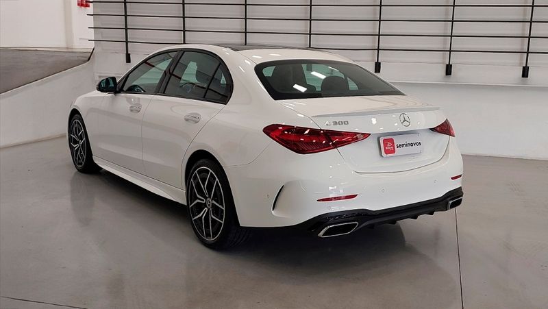 Mercedes-Benz C 300 2.0 EQ BOOST HÍBRIDO AMG LINE 9G-TRONIC 2024/2025 BETIOLO NOVOS E SEMINOVOS LAJEADO / Carros no Vale