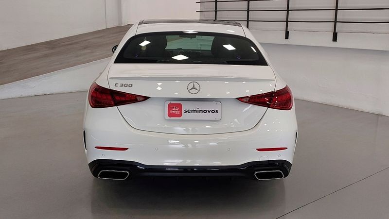 Mercedes-Benz C 300 2.0 EQ BOOST HÍBRIDO AMG LINE 9G-TRONIC 2024/2025 BETIOLO NOVOS E SEMINOVOS LAJEADO / Carros no Vale