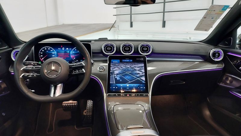 Mercedes-Benz C 300 2.0 EQ BOOST HÍBRIDO AMG LINE 9G-TRONIC 2024/2025 BETIOLO NOVOS E SEMINOVOS LAJEADO / Carros no Vale