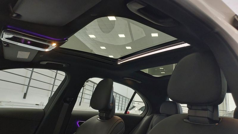 Mercedes-Benz C 300 2.0 EQ BOOST HÍBRIDO AMG LINE 9G-TRONIC 2024/2025 BETIOLO NOVOS E SEMINOVOS LAJEADO / Carros no Vale