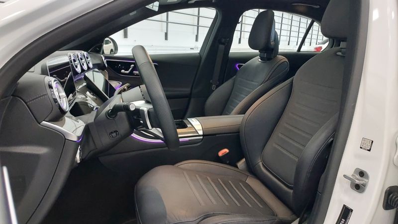 Mercedes-Benz C 300 2.0 EQ BOOST HÍBRIDO AMG LINE 9G-TRONIC 2024/2025 BETIOLO NOVOS E SEMINOVOS LAJEADO / Carros no Vale