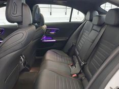 Mercedes-Benz C 300 2.0 EQ BOOST HÍBRIDO AMG LINE 9G-TRONIC 2024/2025 BETIOLO NOVOS E SEMINOVOS LAJEADO / Carros no Vale