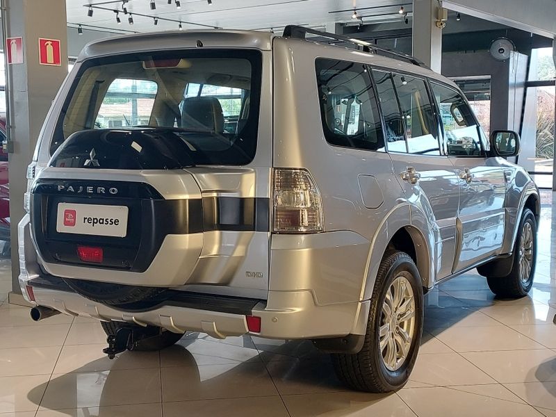 Mitsubishi PAJERO FULL 3.2 HPE 4X4 16V TURBO INTERCOOLER DIESEL 4P AUTOMÁTICO 2015/2016 BETIOLO NOVOS E SEMINOVOS LAJEADO / Carros no Vale Mitsubishi PAJERO FULL 3.2 HPE 4X4 16V TURBO INTERCOOLER DIESEL 4P AUTOMÁTICO 2015/2016 BETIOLO NOVOS E SEMINOVOS LAJEADO / Carros no Vale