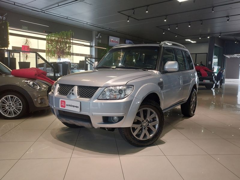 Mitsubishi PAJERO TR4 2.0 4X2 16V 140CV FLEX 4P AUTOMÁTICO 2012/2013 BETIOLO NOVOS E SEMINOVOS LAJEADO / Carros no Vale Mitsubishi PAJERO TR4 2.0 4X2 16V 140CV FLEX 4P AUTOMÁTICO 2012/2013 BETIOLO NOVOS E SEMINOVOS LAJEADO / Carros no Vale