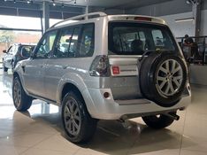 Mitsubishi PAJERO TR4 2.0 4X2 16V 140CV FLEX 4P AUTOMÁTICO 2012/2013 BETIOLO NOVOS E SEMINOVOS LAJEADO / Carros no Vale