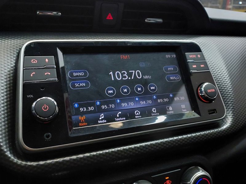 Nissan KICKS 1.6 16V FLEXSTART SV 4P XTRONIC 2018/2019 BETIOLO NOVOS E SEMINOVOS LAJEADO / Carros no Vale