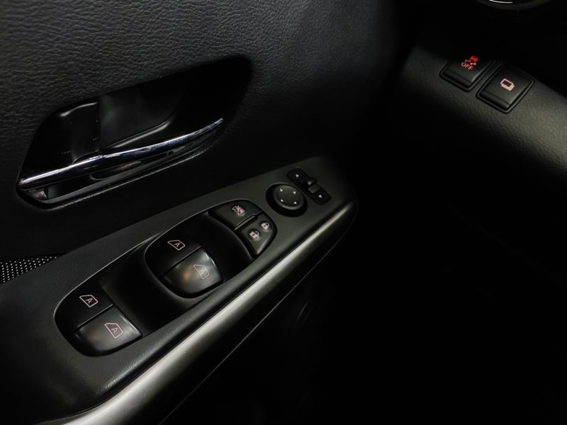 Nissan KICKS 1.6 16V FLEXSTART SV 4P XTRONIC 2018/2019 BETIOLO NOVOS E SEMINOVOS LAJEADO / Carros no Vale