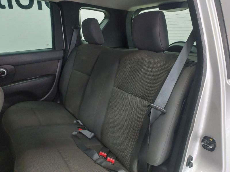 Nissan LIVINA 1.6 16V FLEX 4P MANUAL 2012/2012 BETIOLO NOVOS E SEMINOVOS LAJEADO / Carros no Vale