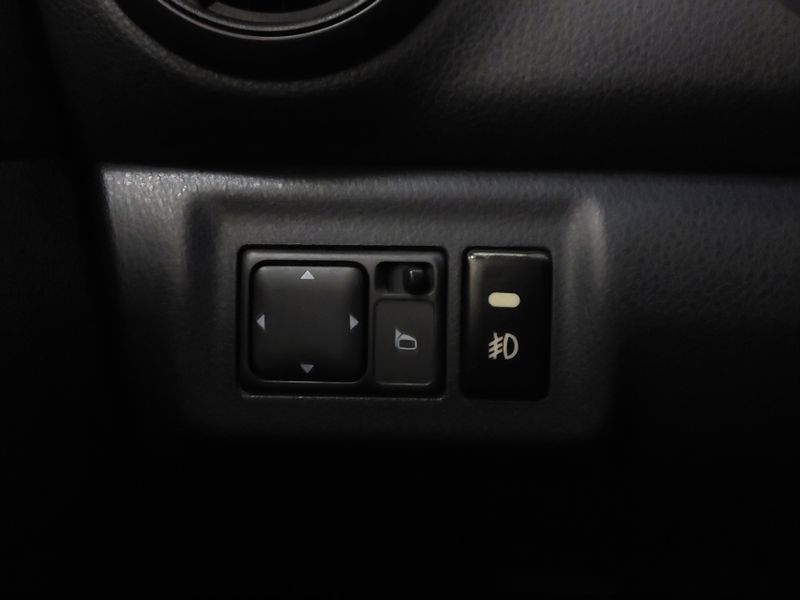 Nissan LIVINA 1.6 16V FLEX 4P MANUAL 2012/2012 BETIOLO NOVOS E SEMINOVOS LAJEADO / Carros no Vale