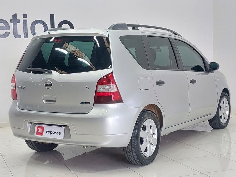 Nissan LIVINA 1.6 16V FLEX 4P MANUAL 2012/2012 BETIOLO NOVOS E SEMINOVOS LAJEADO / Carros no Vale