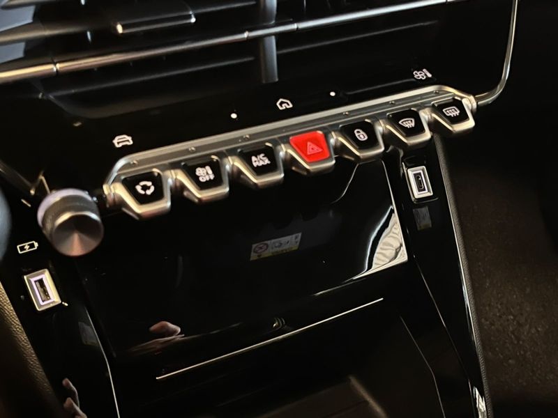 Peugeot 2008 1.0 TURBO 200 FLEX ALLURE CVT 2024/2025 BETIOLO NOVOS E SEMINOVOS LAJEADO / Carros no Vale