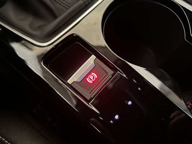 Peugeot 2008 1.0 TURBO 200 FLEX ALLURE CVT 2024/2025 BETIOLO NOVOS E SEMINOVOS LAJEADO / Carros no Vale