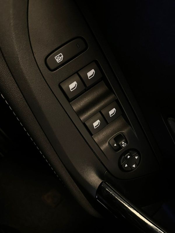 Peugeot 2008 1.0 TURBO 200 FLEX ALLURE CVT 2024/2025 BETIOLO NOVOS E SEMINOVOS LAJEADO / Carros no Vale