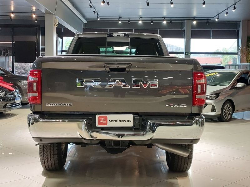 Ram 2500 6.7 I6 TURBO DIESEL LARAMIE CD 4X4 AUTOMÁTICO 2024/2024 BETIOLO NOVOS E SEMINOVOS LAJEADO / Carros no Vale Ram 2500 6.7 I6 TURBO DIESEL LARAMIE CD 4X4 AUTOMÁTICO 2024/2024 BETIOLO NOVOS E SEMINOVOS LAJEADO / Carros no Vale