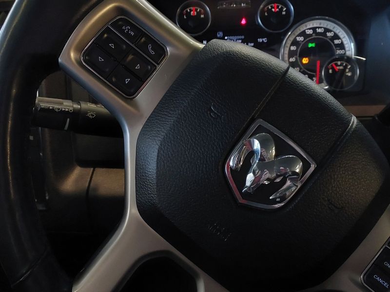 Ram 2500 6.7 LARAMIE 4X4 CD I6 TURBO DIESEL 4P AUTOMÁTICO 2015/2016 BETIOLO NOVOS E SEMINOVOS LAJEADO / Carros no Vale