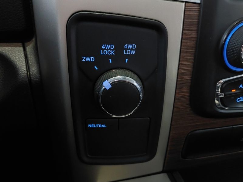 Ram 2500 6.7 LARAMIE 4X4 CD I6 TURBO DIESEL 4P AUTOMÁTICO 2015/2016 BETIOLO NOVOS E SEMINOVOS LAJEADO / Carros no Vale