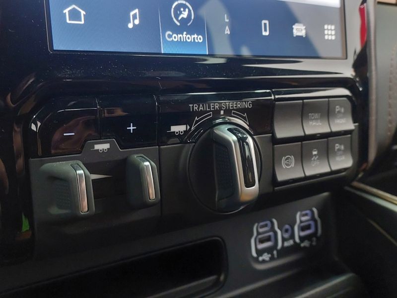 Ram 3500 6.7 I6 TURBO DIESEL LIMITED LONGHORN CD 4X4 AUTOMÁTICO 2024/2024 BETIOLO NOVOS E SEMINOVOS LAJEADO / Carros no Vale Ram 3500 6.7 I6 TURBO DIESEL LIMITED LONGHORN CD 4X4 AUTOMÁTICO 2024/2024 BETIOLO NOVOS E SEMINOVOS LAJEADO / Carros no Vale