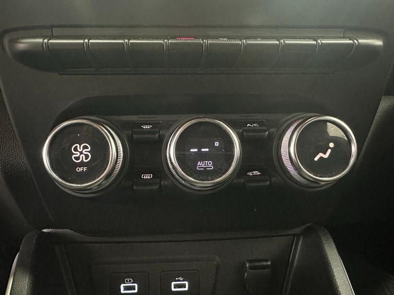 Renault DUSTER 1.3 TCE FLEX ICONIC X-TRONIC 2023/2024 BETIOLO NOVOS E SEMINOVOS LAJEADO / Carros no Vale