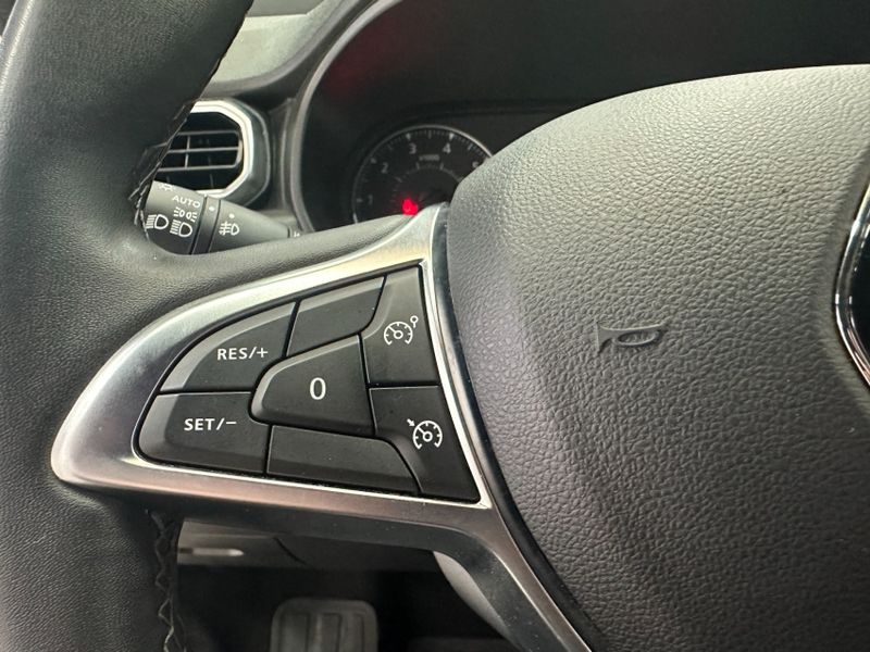 Renault DUSTER 1.3 TCE FLEX ICONIC X-TRONIC 2023/2024 BETIOLO NOVOS E SEMINOVOS LAJEADO / Carros no Vale