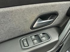 Renault DUSTER 1.3 TCE FLEX ICONIC X-TRONIC 2023/2024 BETIOLO NOVOS E SEMINOVOS LAJEADO / Carros no Vale