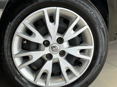 Renault LOGAN 1.0 12V SCE FLEX ZEN MANUAL 2022/2023 BETIOLO NOVOS E SEMINOVOS LAJEADO / Carros no Vale