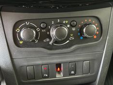 Renault LOGAN 1.0 12V SCE FLEX ZEN MANUAL 2022/2023 BETIOLO NOVOS E SEMINOVOS LAJEADO / Carros no Vale