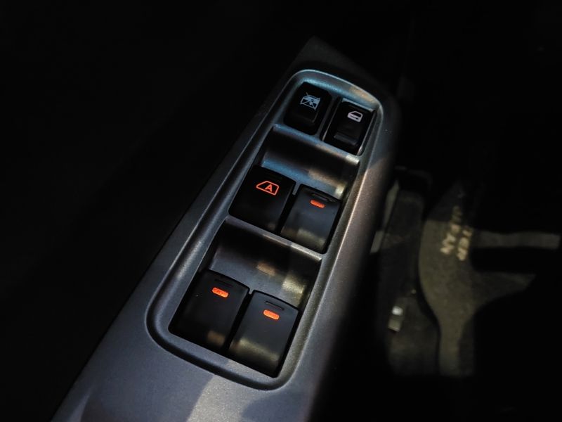 Subaru FORESTER 2.0 LX 4X4 16V GASOLINA 4P AUTOMÁTICO 2011/2011 BETIOLO NOVOS E SEMINOVOS LAJEADO / Carros no Vale