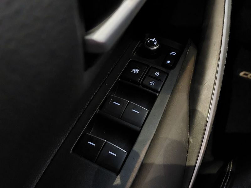 Toyota COROLLA 2.0 VVT-IE FLEX XEI DIRECT SHIFT 2024/2024 BETIOLO NOVOS E SEMINOVOS LAJEADO / Carros no Vale