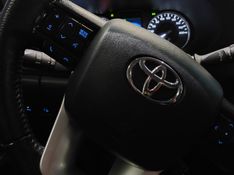 Toyota HILUX 2.8 D-4D TURBO DIESEL CD SRV 4X4 AUTOMÁTICO 2021/2021 BETIOLO NOVOS E SEMINOVOS LAJEADO / Carros no Vale