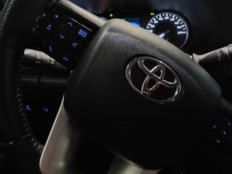 Toyota HILUX 2.8 D-4D TURBO DIESEL CD SRV 4X4 AUTOMÁTICO 2021/2021 BETIOLO NOVOS E SEMINOVOS LAJEADO / Carros no Vale